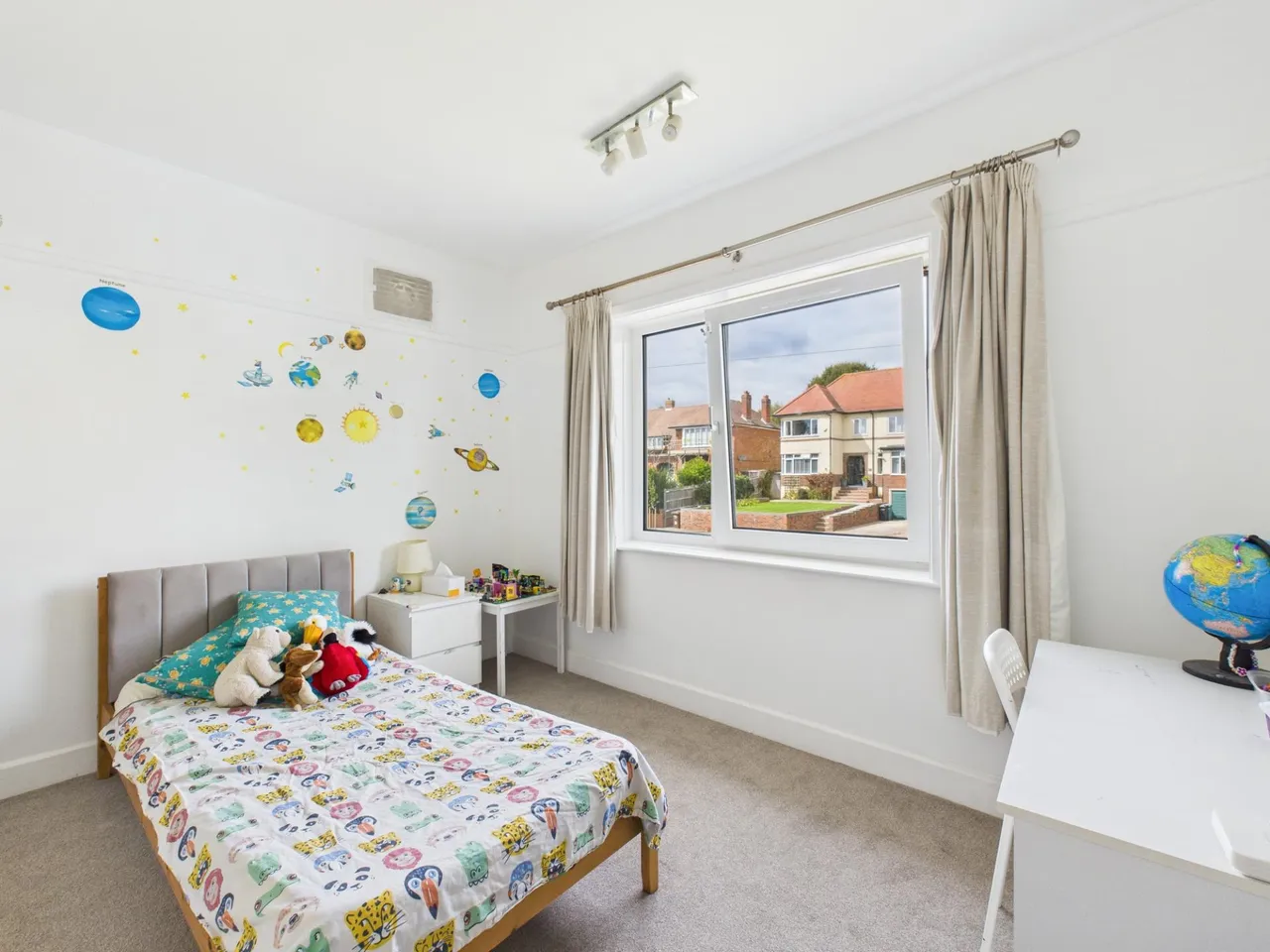 Evelegh Road, Farlington, PO6, photo 17