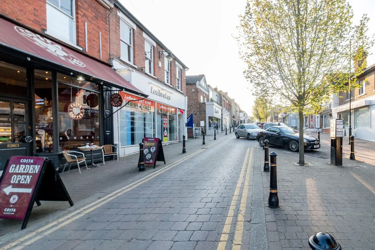 Queens Road, Buckhurst Hill, IG9, photo 6
