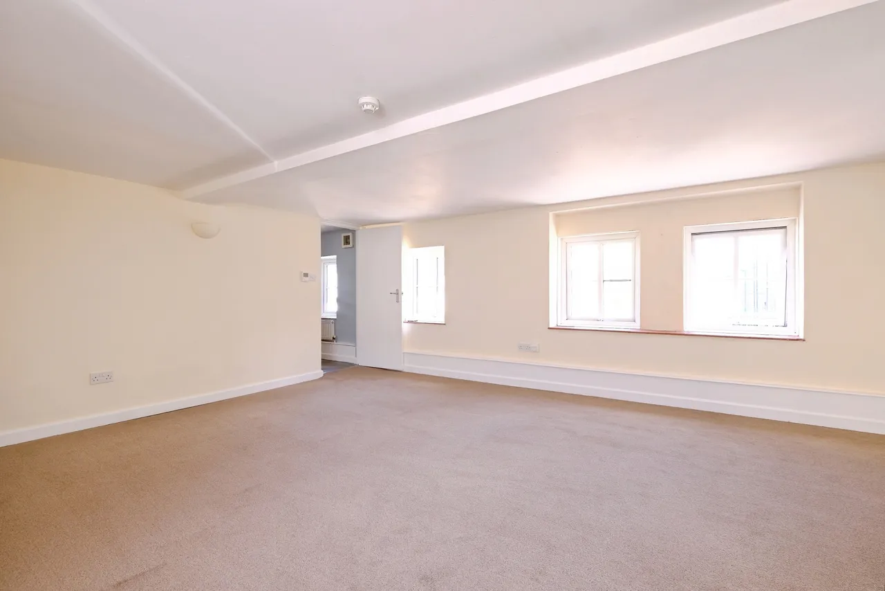 St. James Street, Monmouth, NP25, photo 2