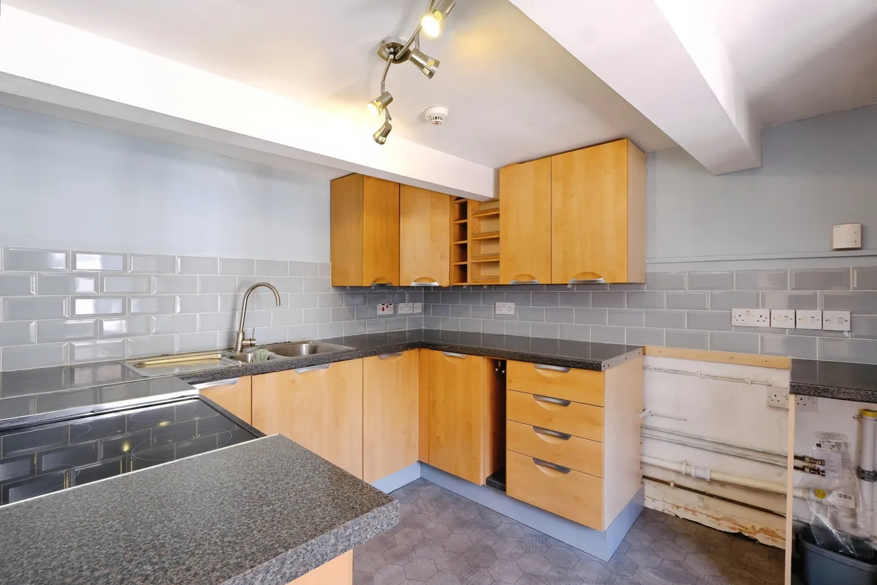St. James Street, Monmouth, NP25, photo 5