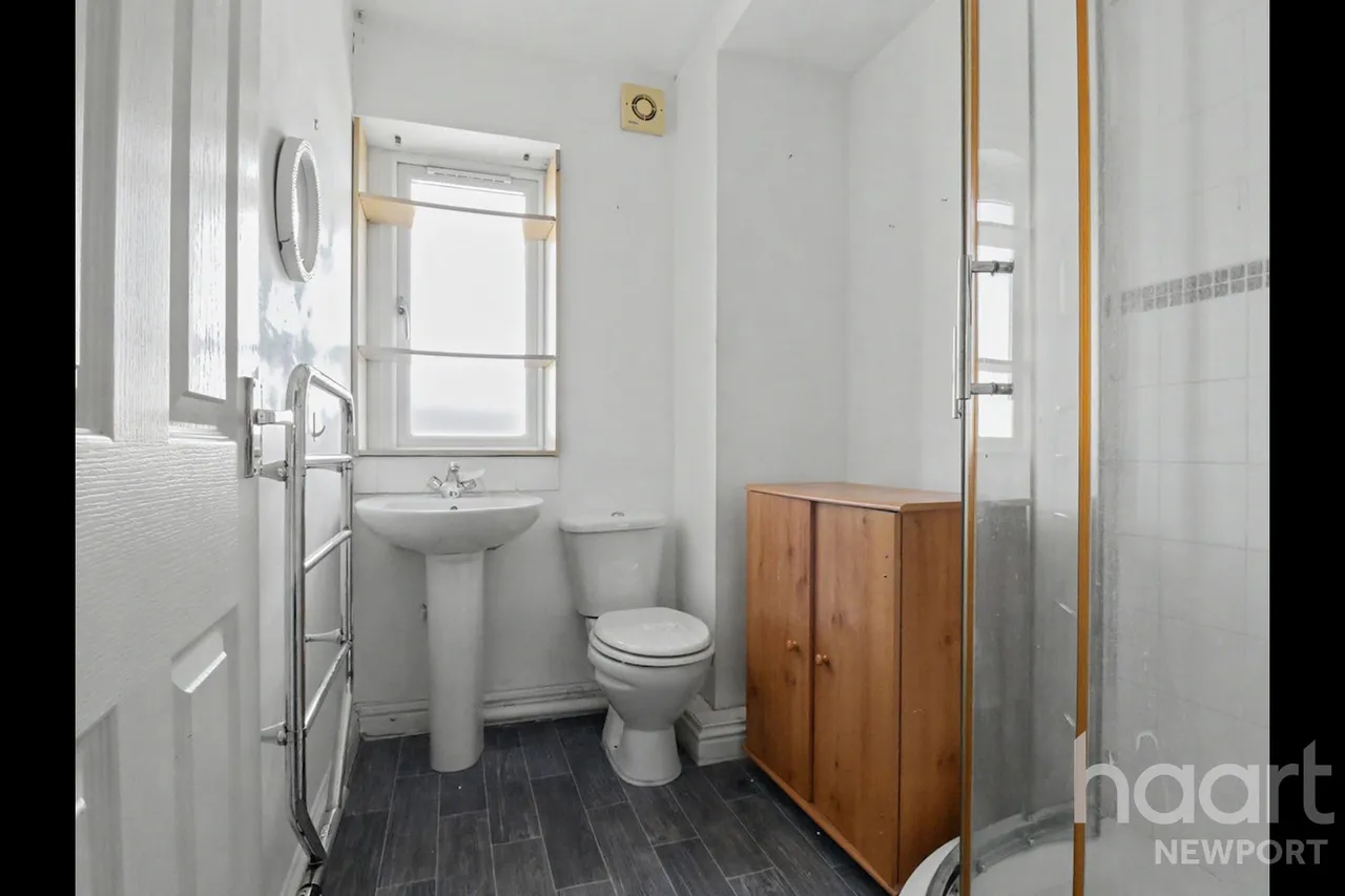 Commercial Road, Newport, NP20, photo 8