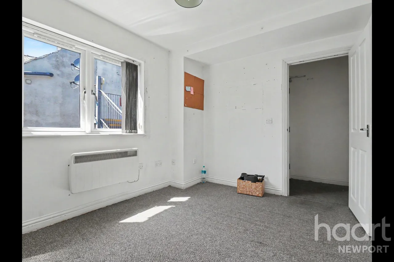 Commercial Road, Newport, NP20, photo 7