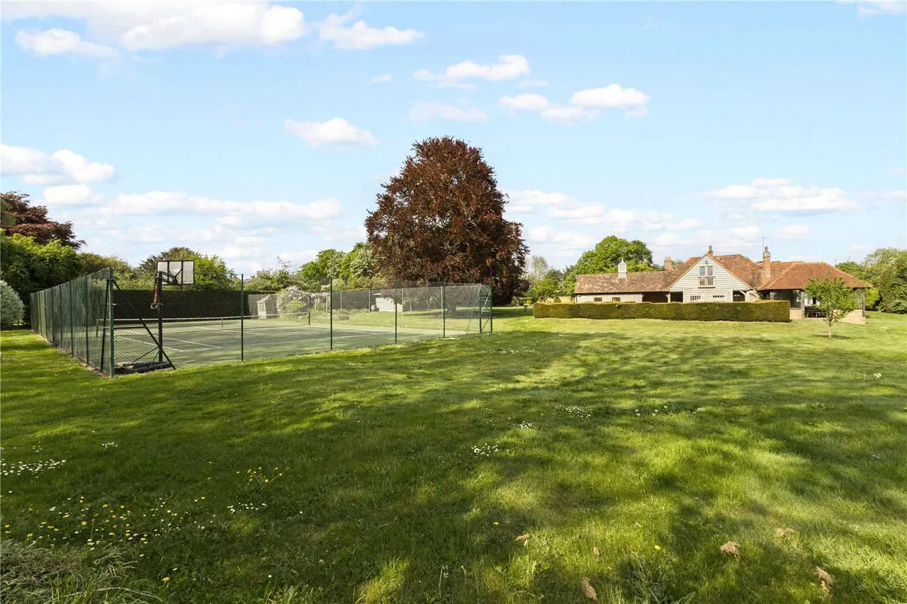 Village Road, Denham, UB9, photo 10