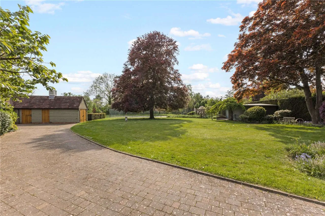 Village Road, Denham, UB9, photo 14