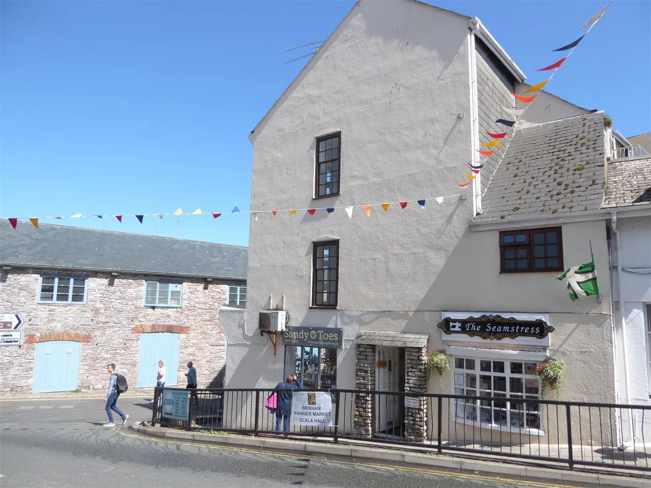 3 bed flat to rent, The Strand