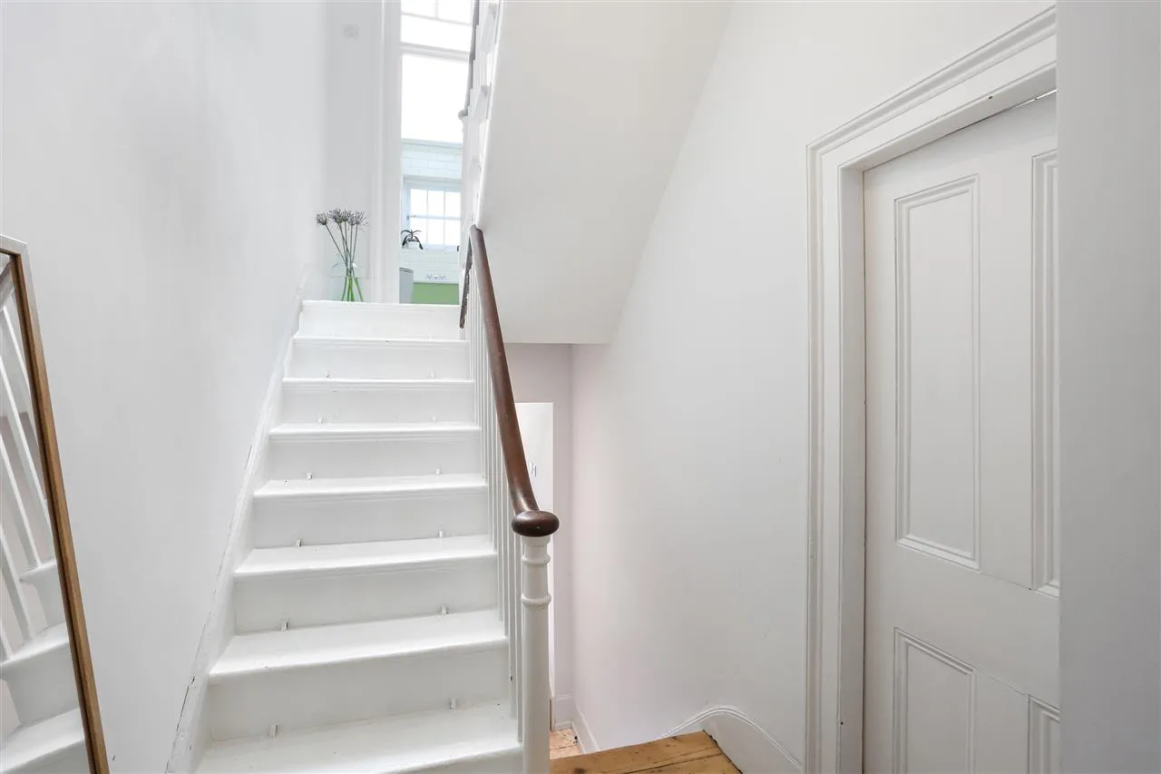 Tavistock Terrace, London, photo 23