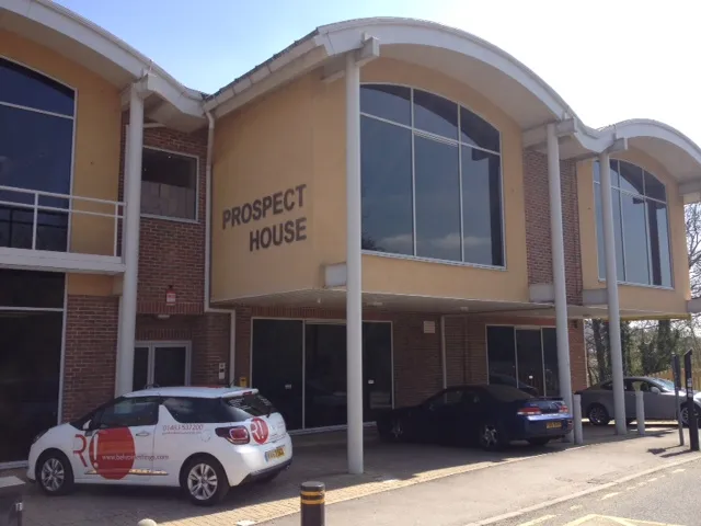 Guildford Park Road, Guildford, GU2, photo 2