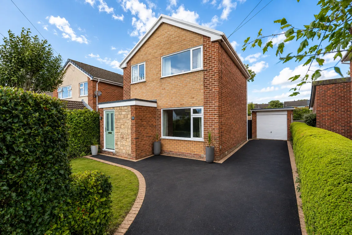 3 bed house for sale — Wylfa Avenue, Mynydd Isa, Mold, CH7 6YH