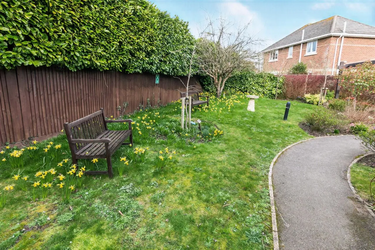 Avenue Road, Lymington, SO41, photo 15