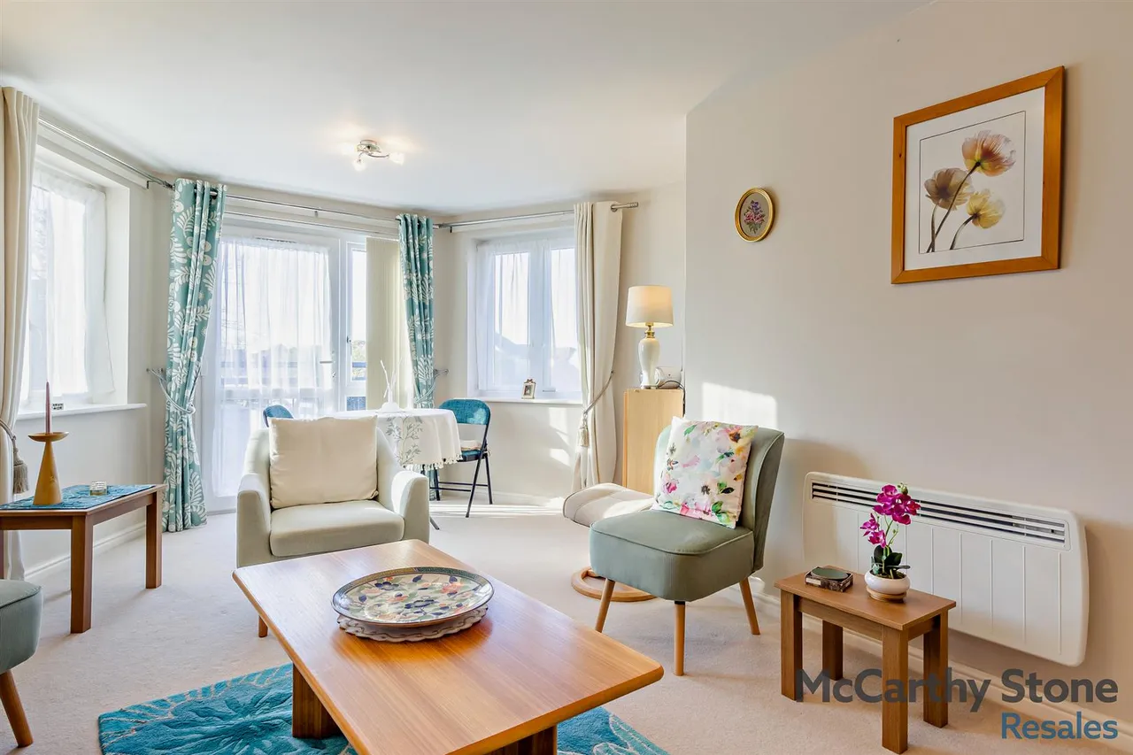 Avenue Road, Lymington, SO41, photo 3