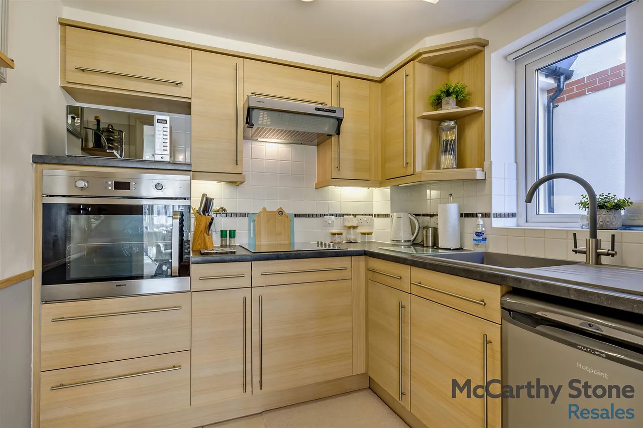 Avenue Road, Lymington, SO41, photo 4