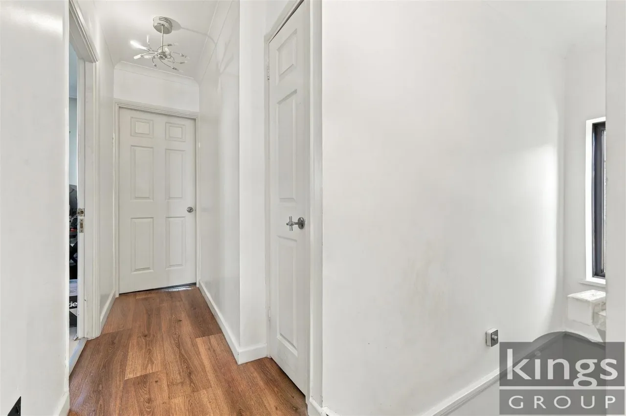Park Way, Enfield, photo 24
