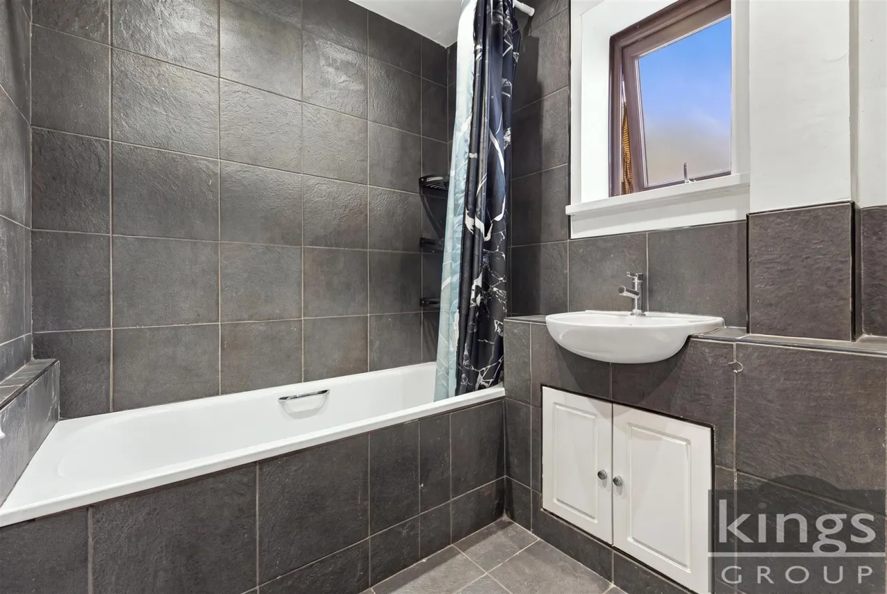 Park Way, Enfield, photo 22