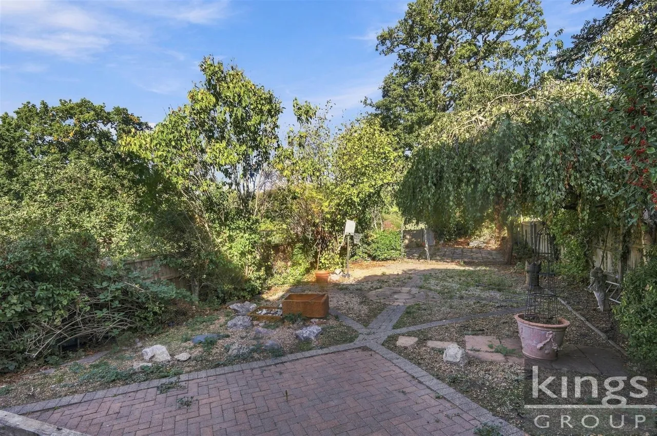 Park Way, Enfield, photo 10
