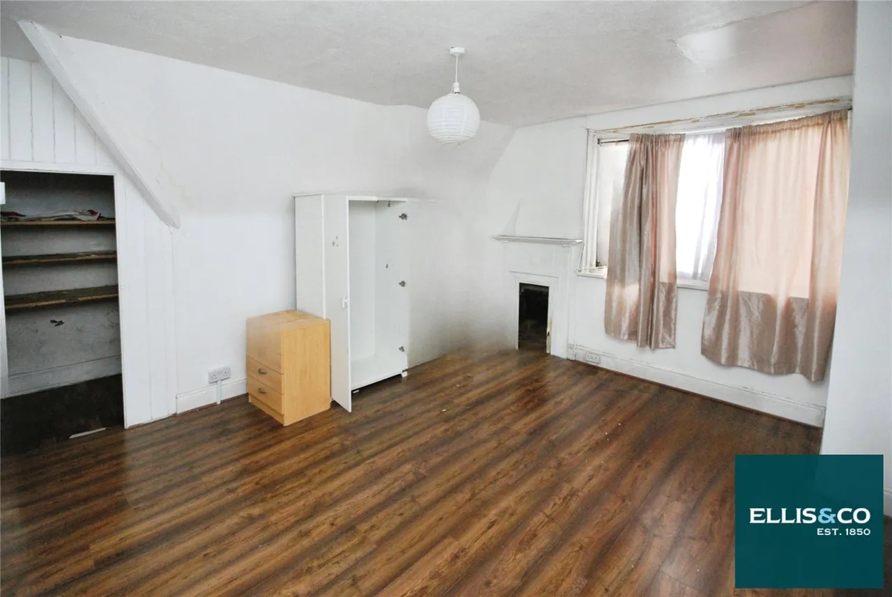 Finchley Road, Golders Green, NW11, photo 11