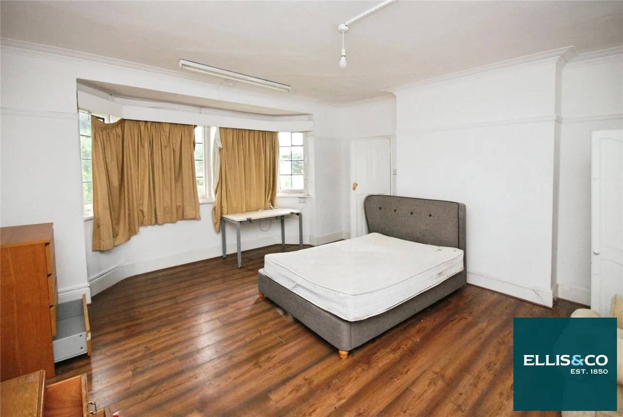 Finchley Road, Golders Green, NW11, photo 4