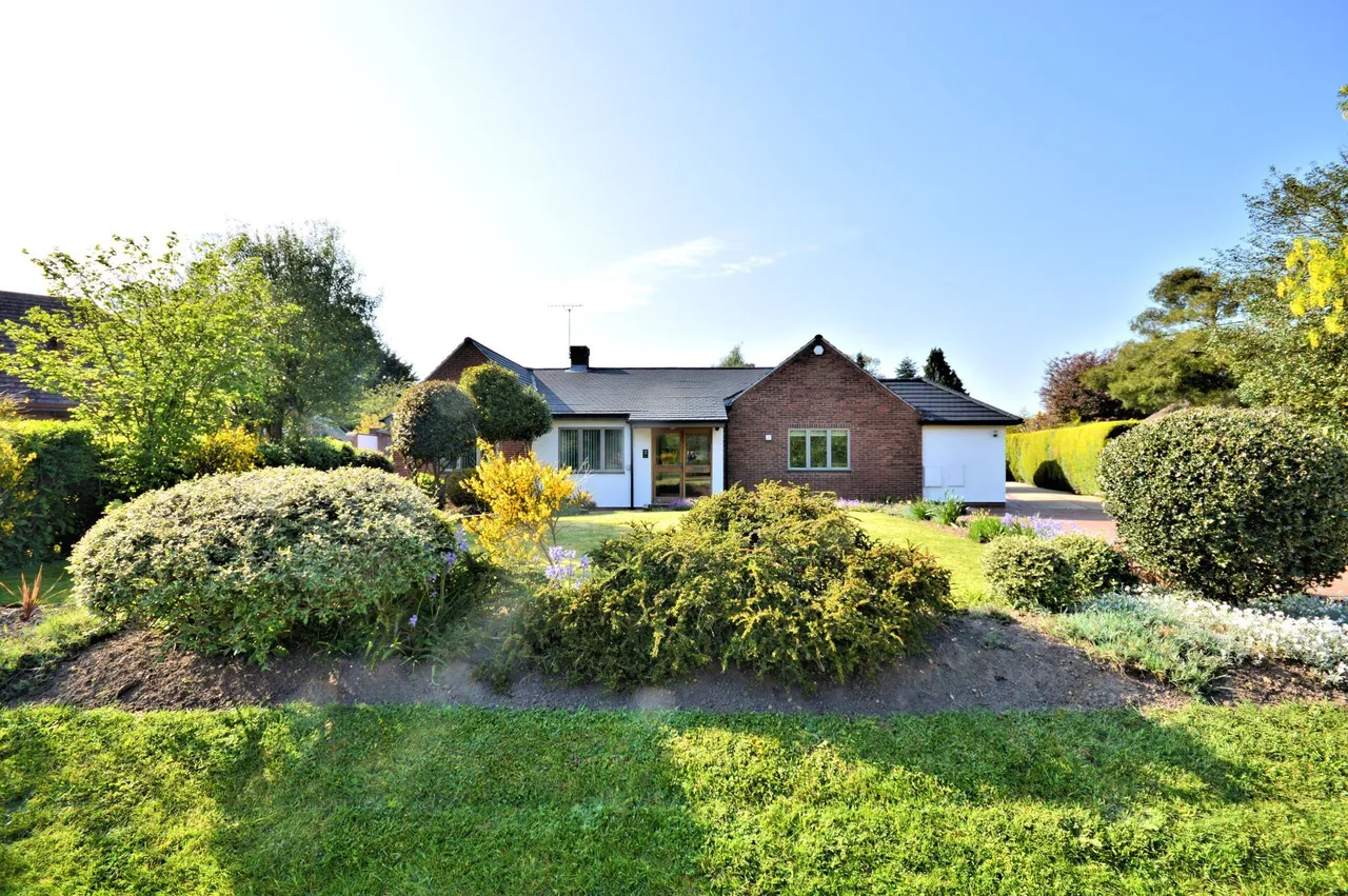 4 bed property to rent, Thorpe End