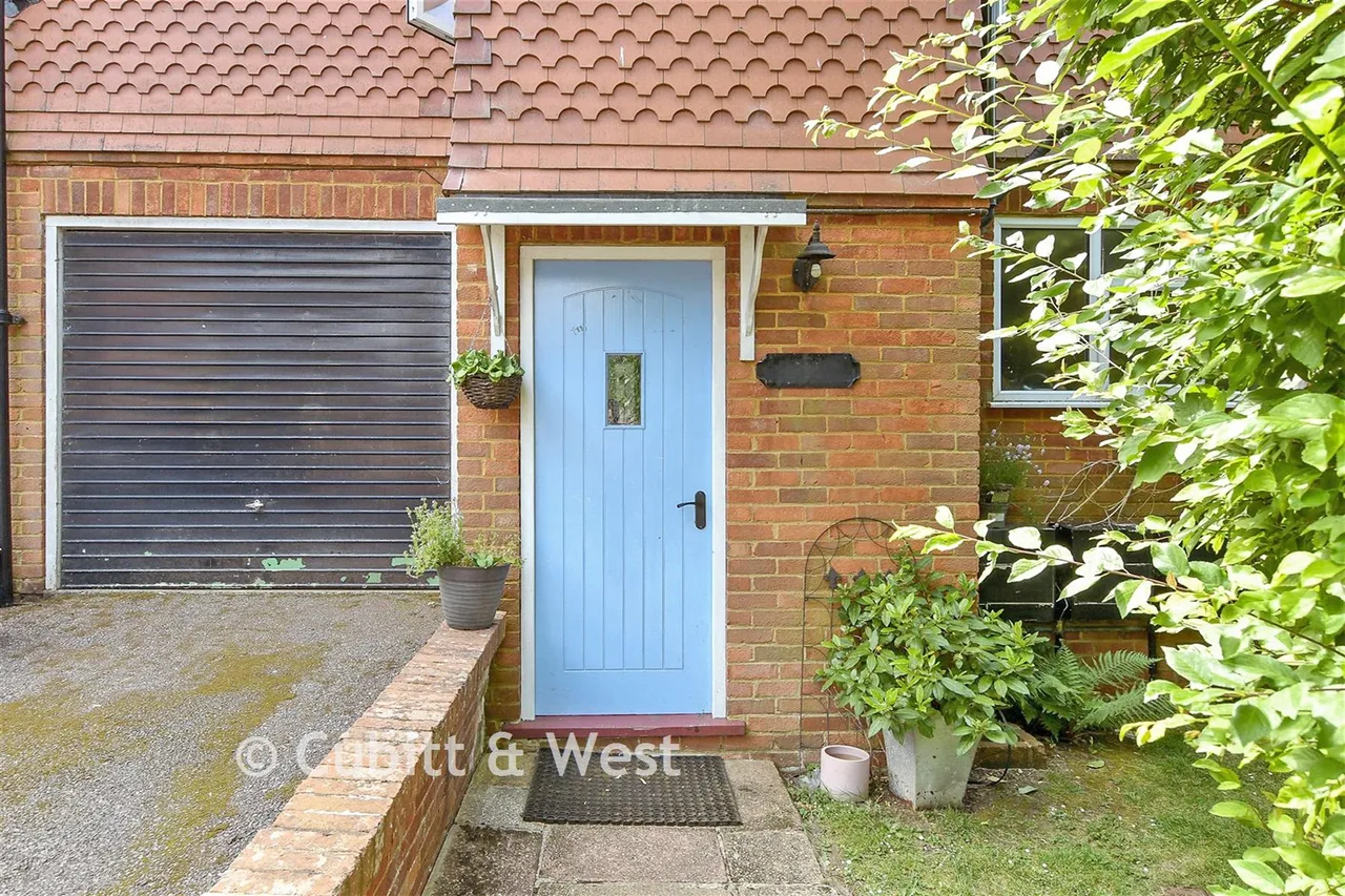 3 bed flat for sale, Wrayfield Avenue, Reigate, RH2