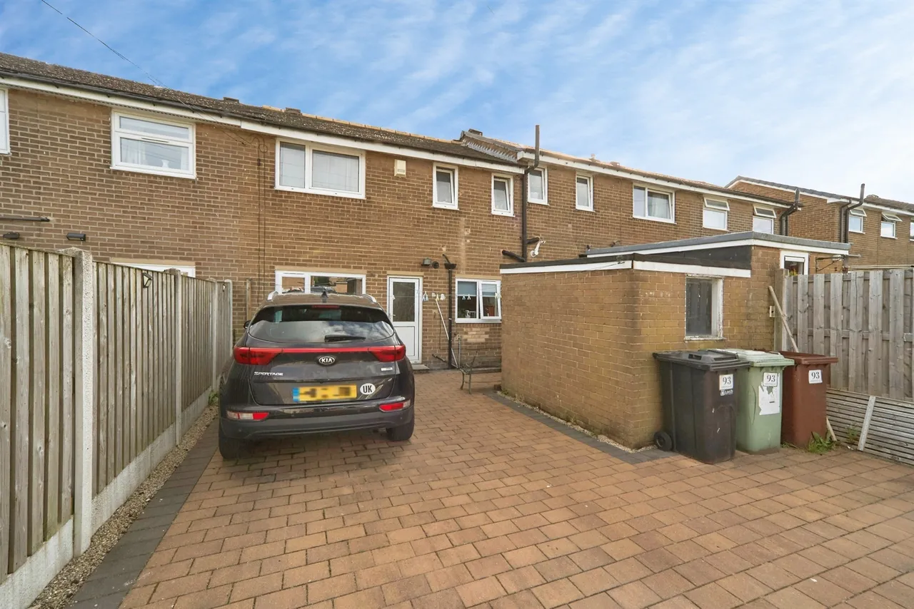 3 bed house for sale — Greenlea Avenue, Yeadon, Leeds