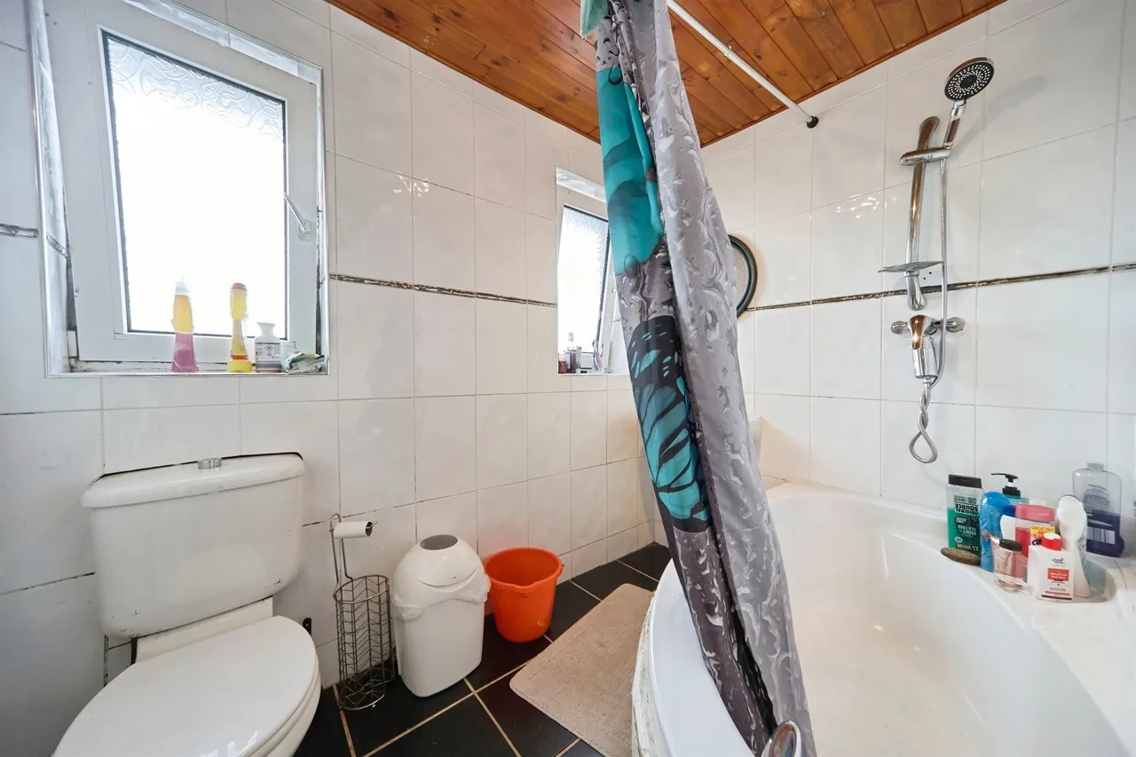 Greenlea Avenue, Yeadon, Leeds, photo 10