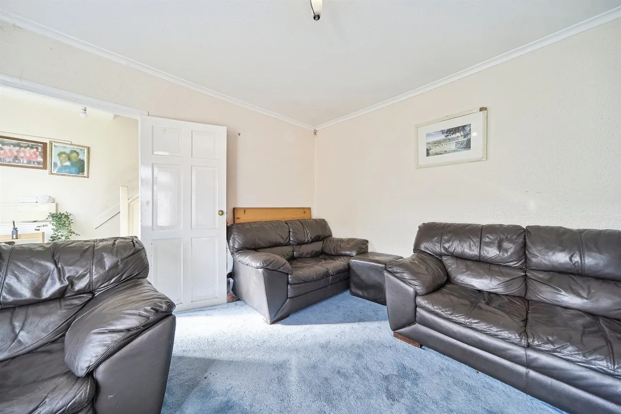 Greenlea Avenue, Yeadon, Leeds, photo 2