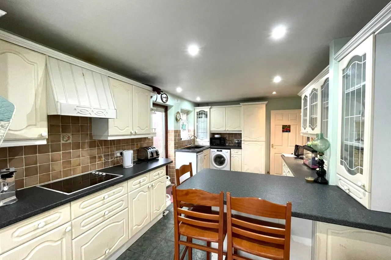 Harpers Road, Ash, Surrey, GU12 6BX, photo 9