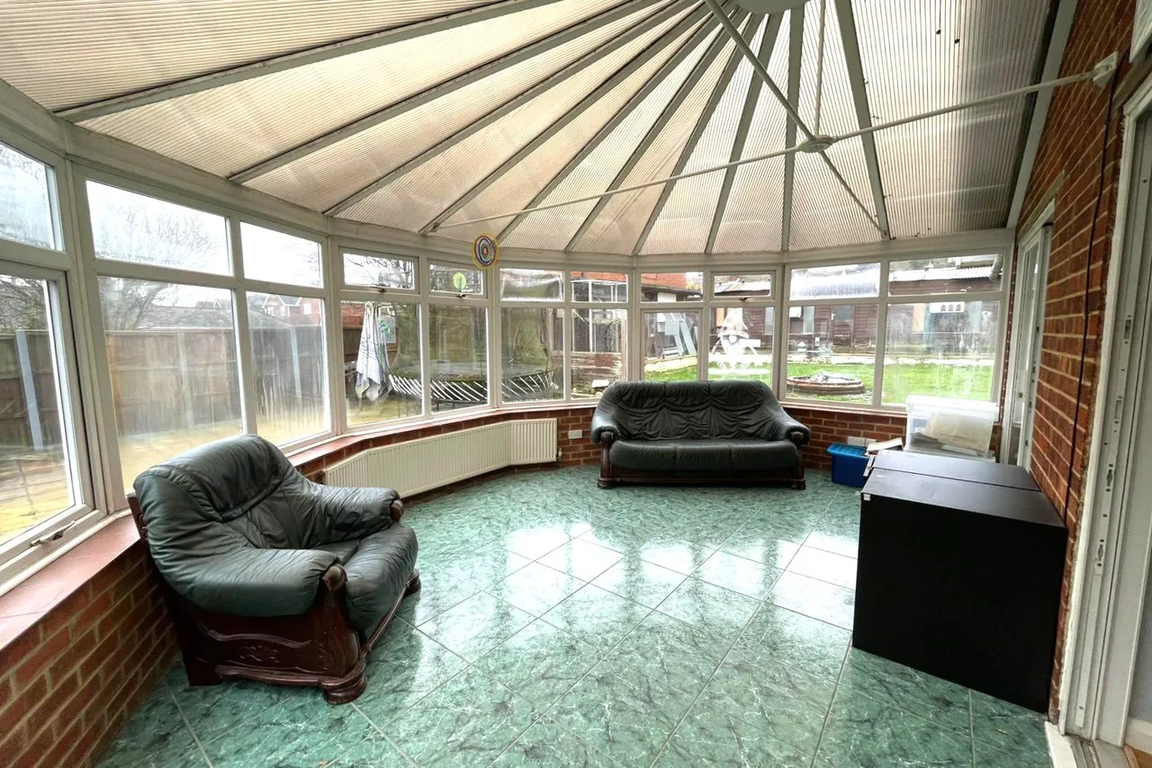 Harpers Road, Ash, Surrey, GU12 6BX, photo 4