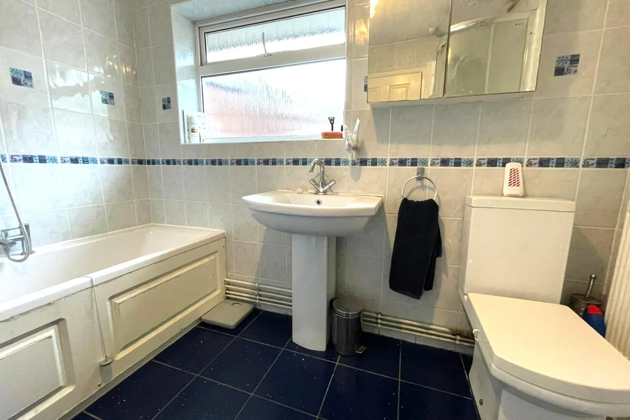 Harpers Road, Ash, Surrey, GU12 6BX, photo 6