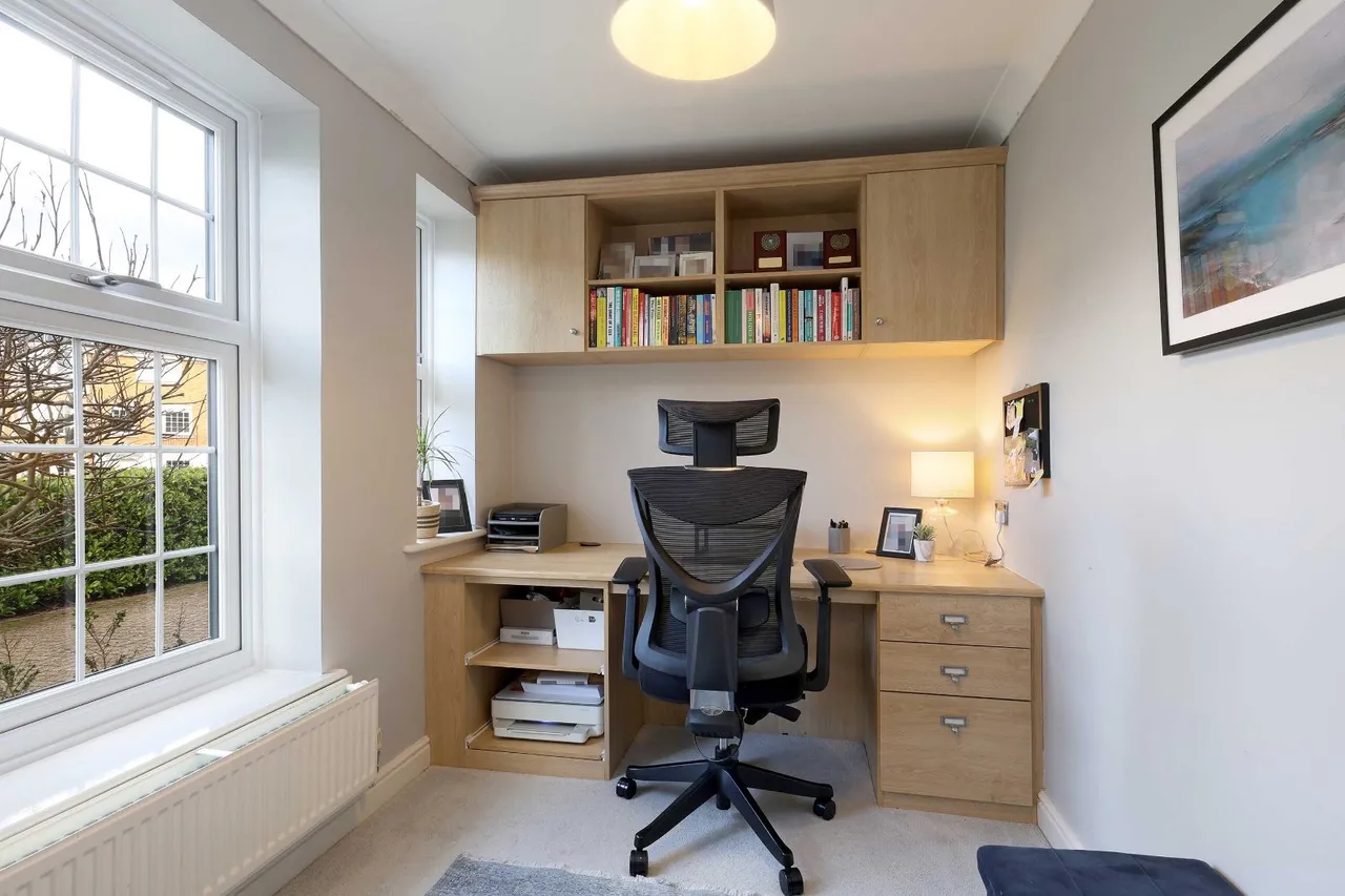 Kite Wood Road, Penn, HP10, photo 9