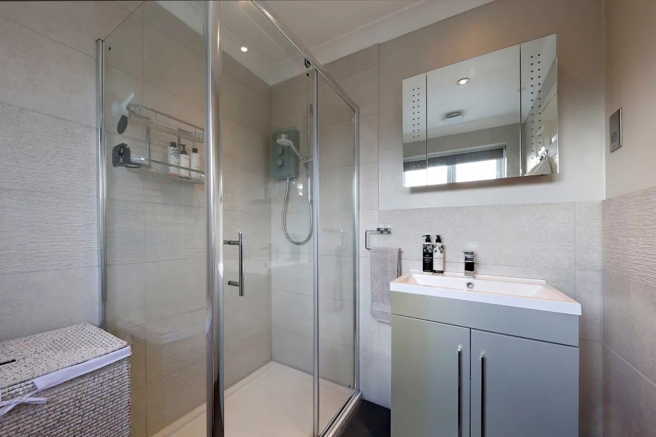 Kite Wood Road, Penn, HP10, photo 12