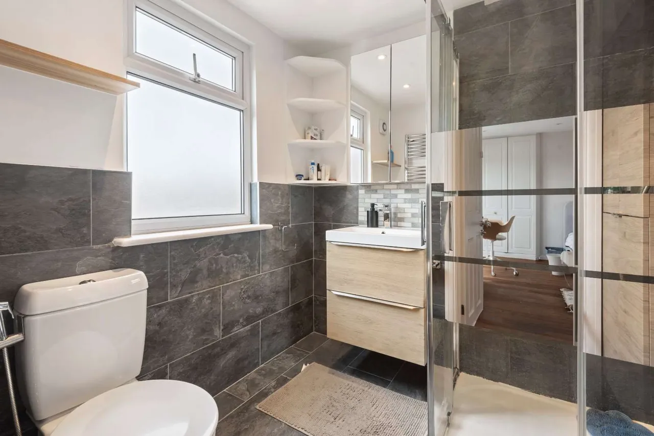 Broomwood Road, London, SW11 6JZ, photo 9