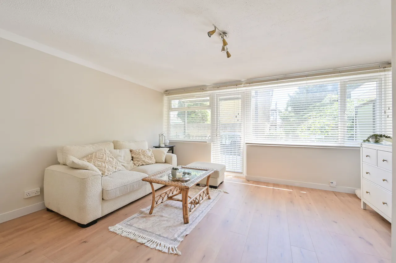 19 Chaulden House Gardens, Hemel Hempstead, photo 2