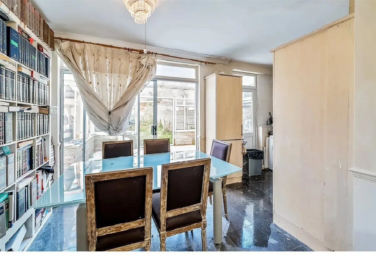 Burgess Avenue, Kingsbury, London, NW9 8TX, photo 4