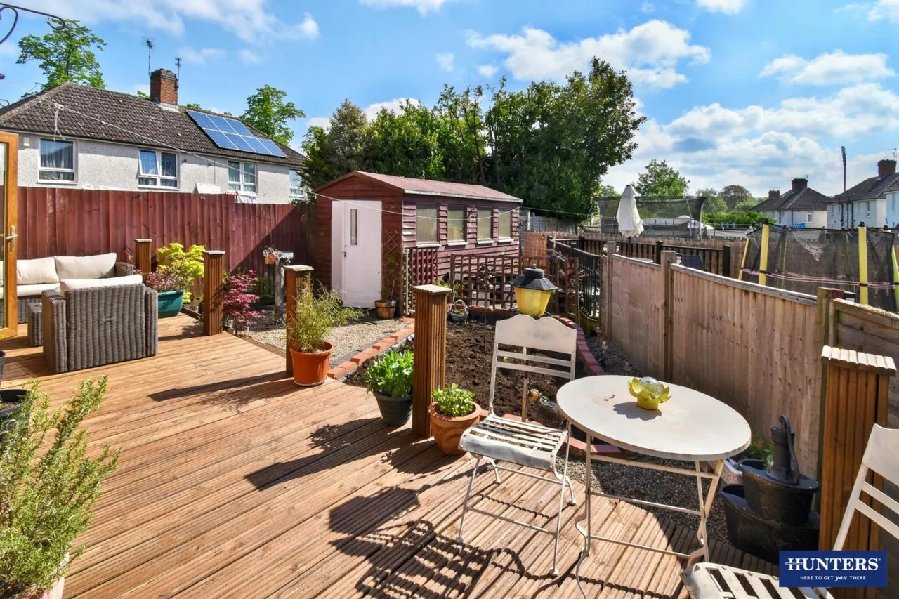3 bed house for sale — Arnesby Crescent, Leicester