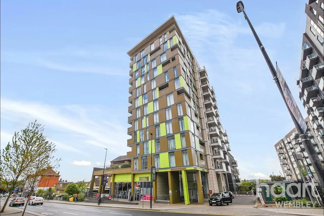 2 bed flat for sale, High Road, Wembley, HA9