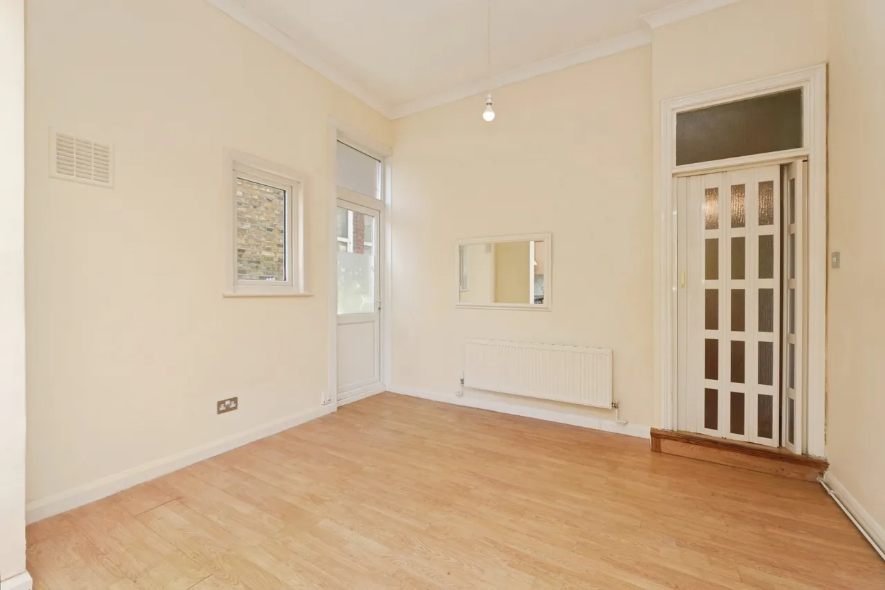 Canadian Avenue, London, SE6, photo 2