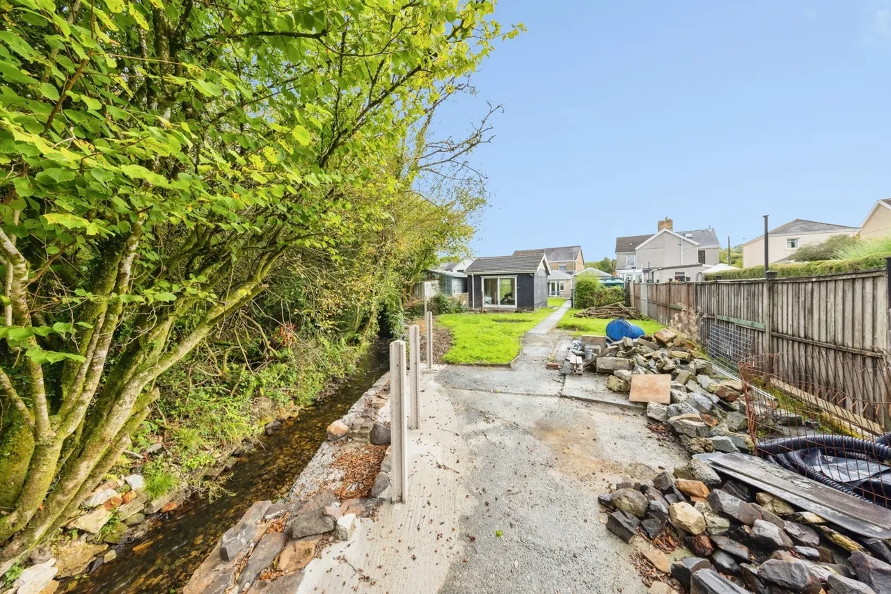 Llannon Road, Pontyberem, SA15, photo 25