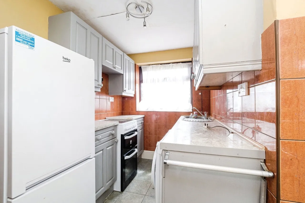 Stephen Avenue, Rainham, RM13, photo 5