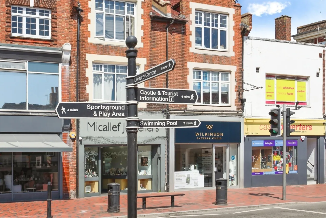 Sovereign Way, Tonbridge, TN9, photo 9