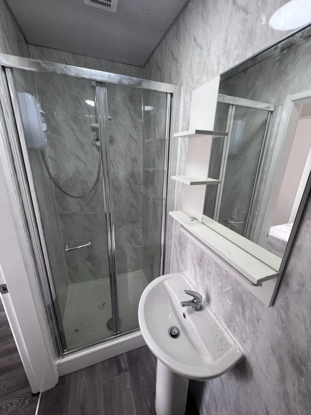 Nice 2 Bedroom Spacious House, photo 10