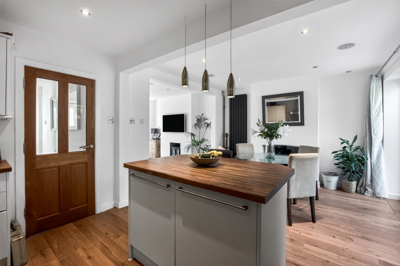 Salterns Road, Poole, BH14, photo 3