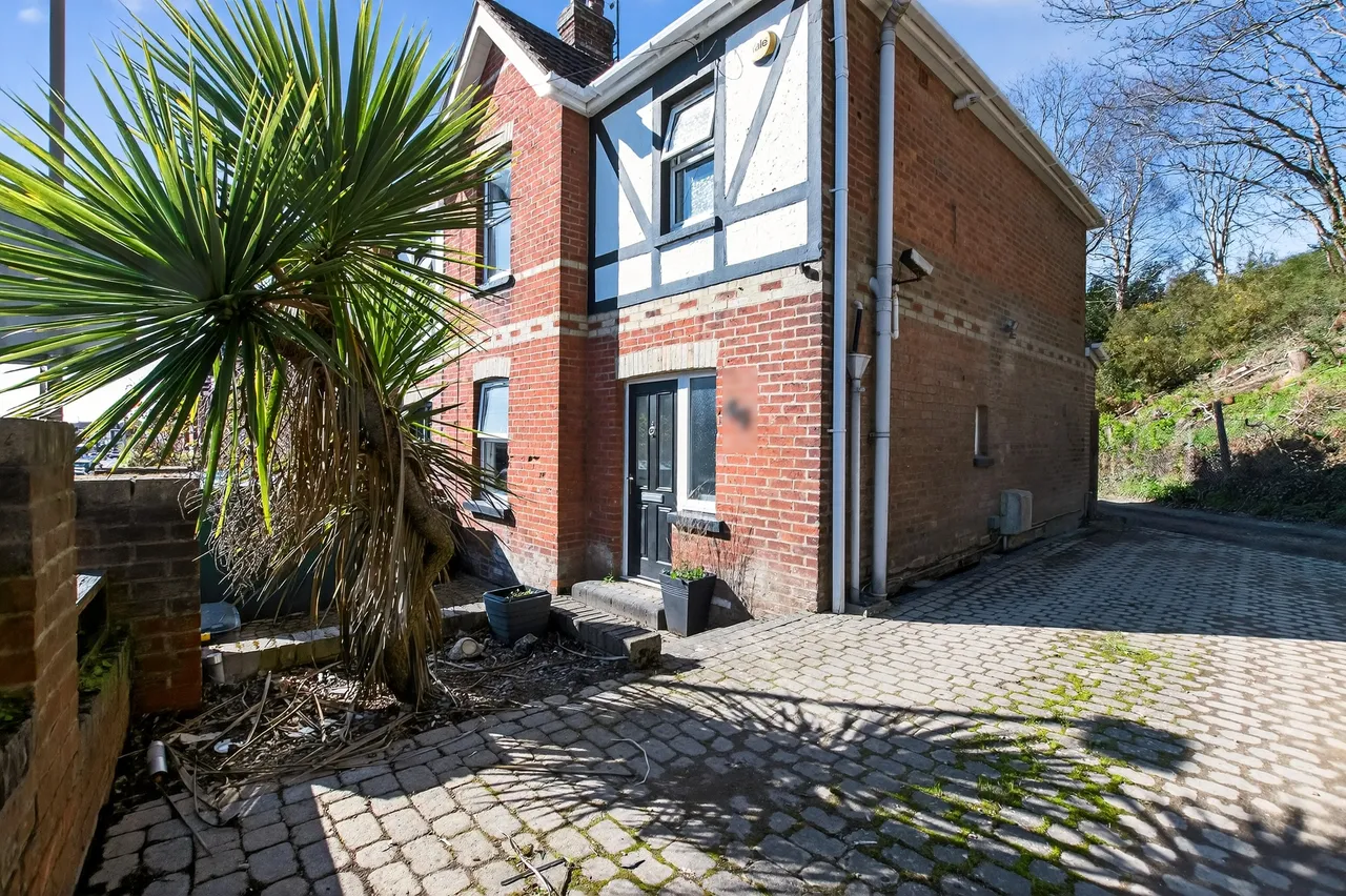 Salterns Road, Poole, BH14, photo 21