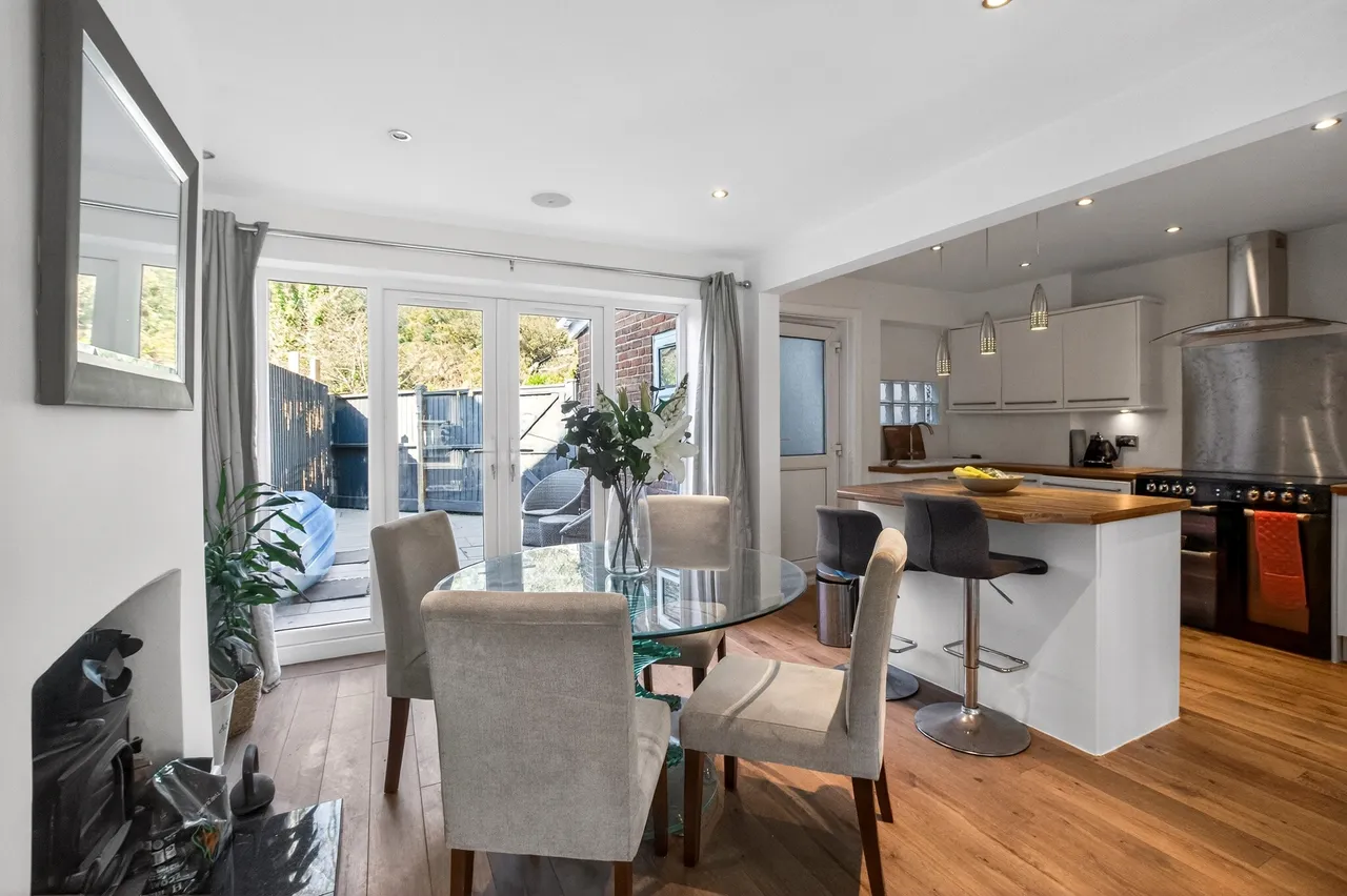 Salterns Road, Poole, BH14, photo 2