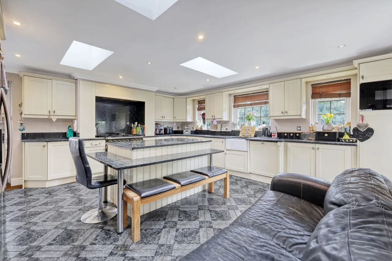 Halstead Road, Colchester, CO3 9AD, photo 3