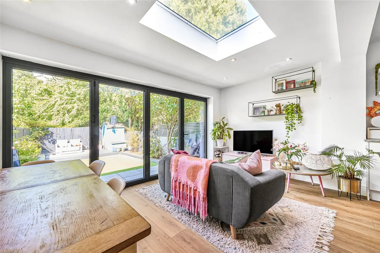 4 bed house for sale — Seely Road, Tooting