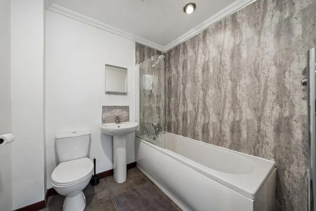 Shore Road, Cove, G84, photo 17