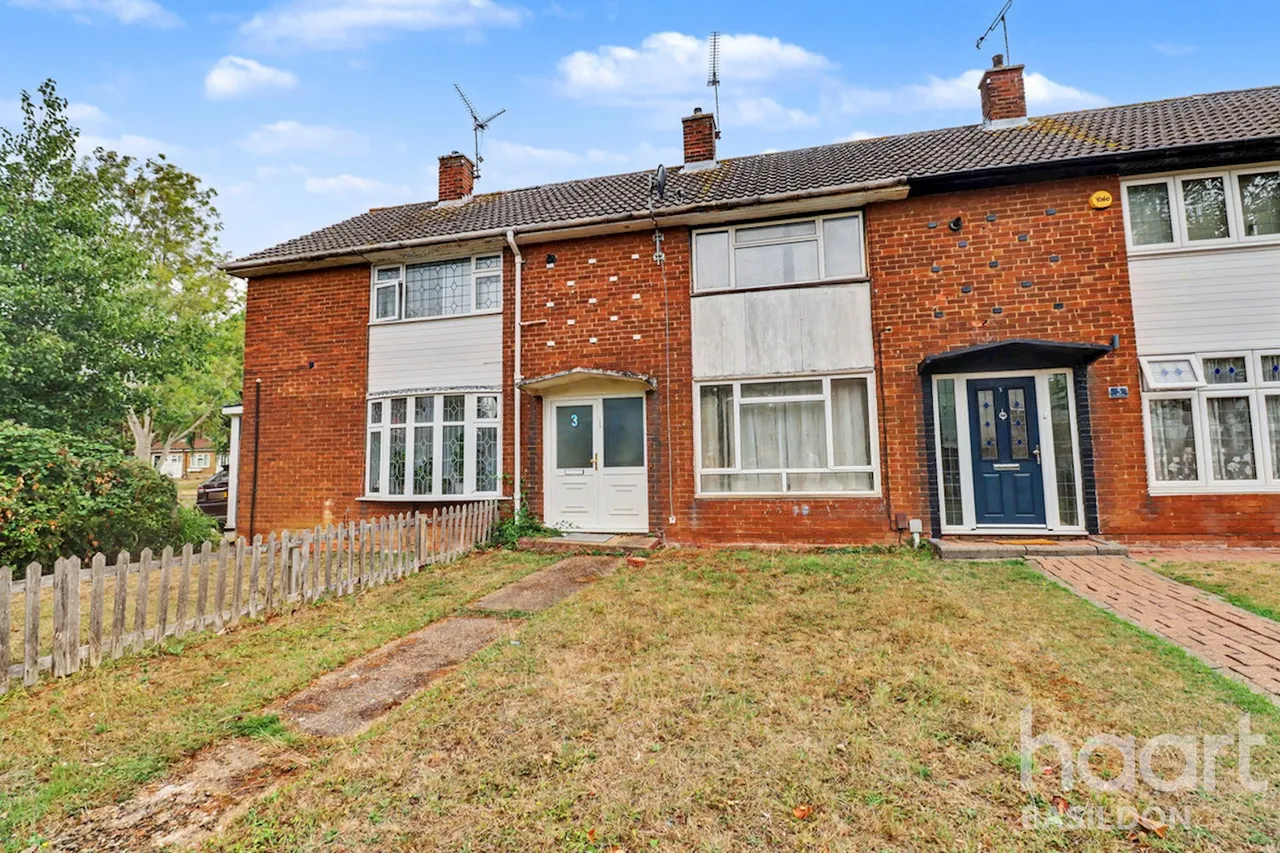 2 bed house for sale, Clopton Green, Basildon, SS14
