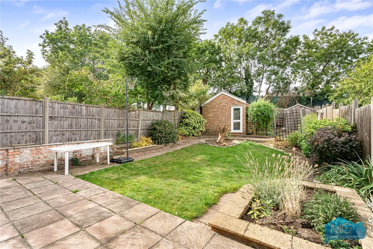 Bramber Road, London, N12, photo 3