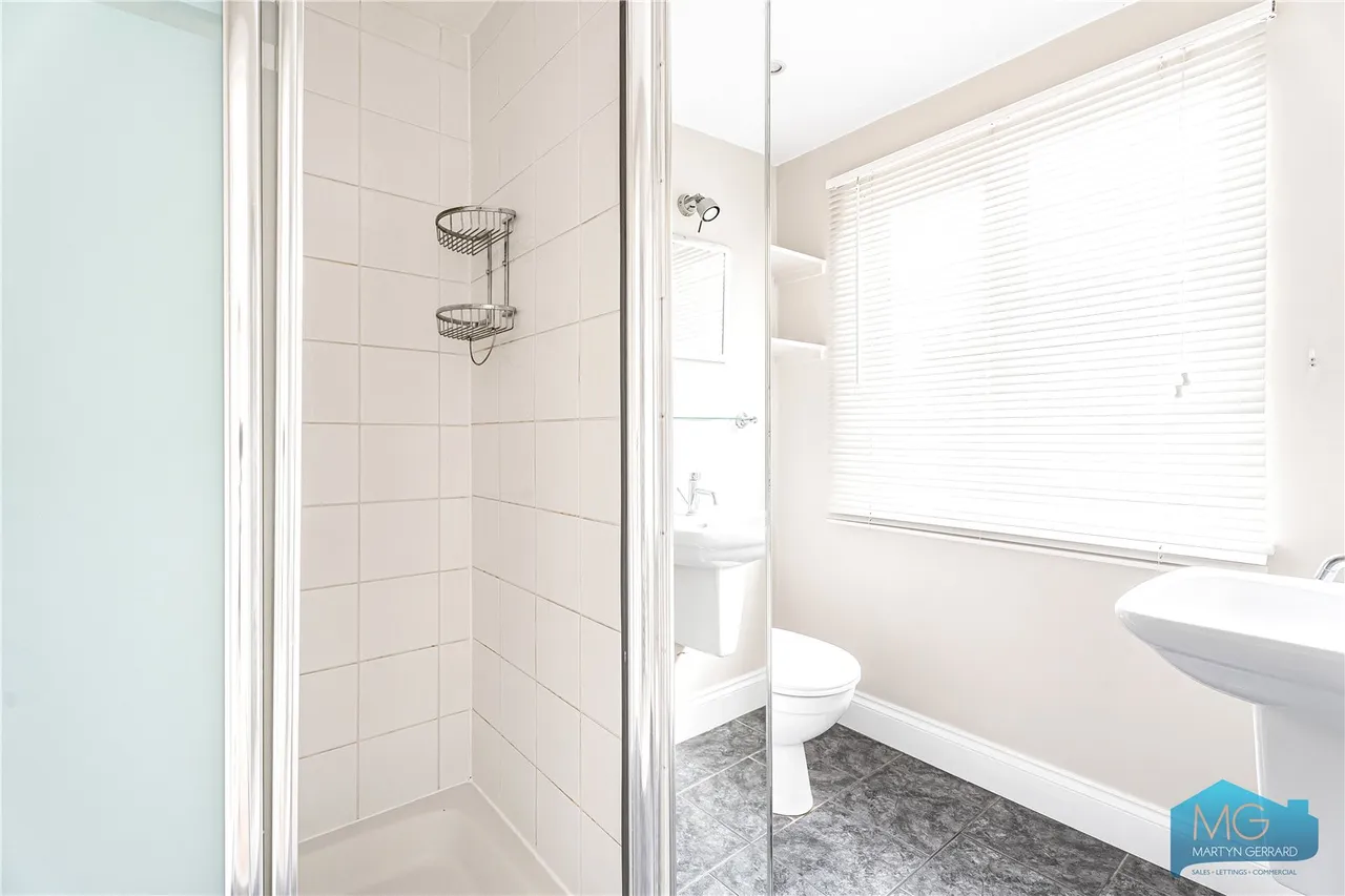 Bramber Road, London, N12, photo 9