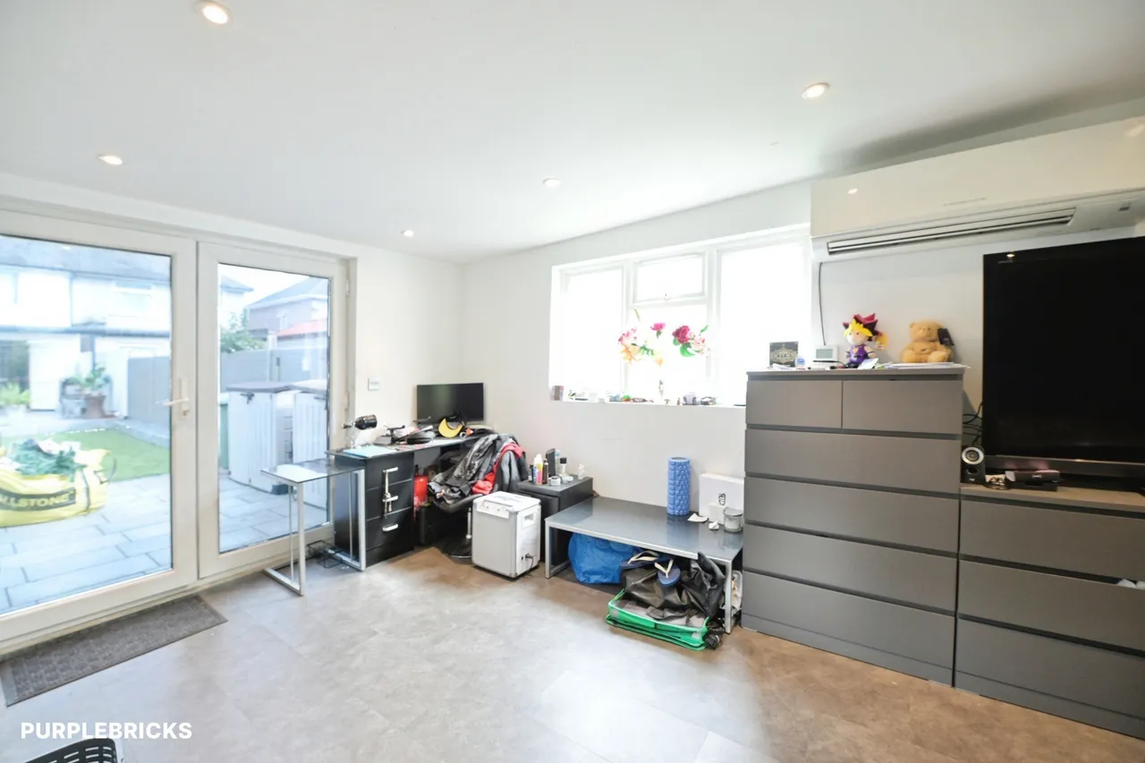 Fitzstephen Road, Dagenham, RM8, photo 31